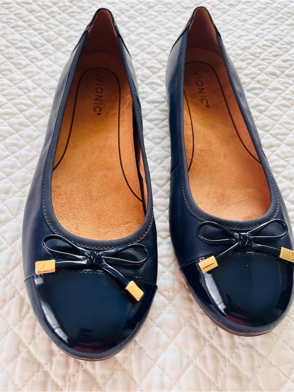 Vionic Navy Patent-Toe Ballet Flats with Bow Accents size 10